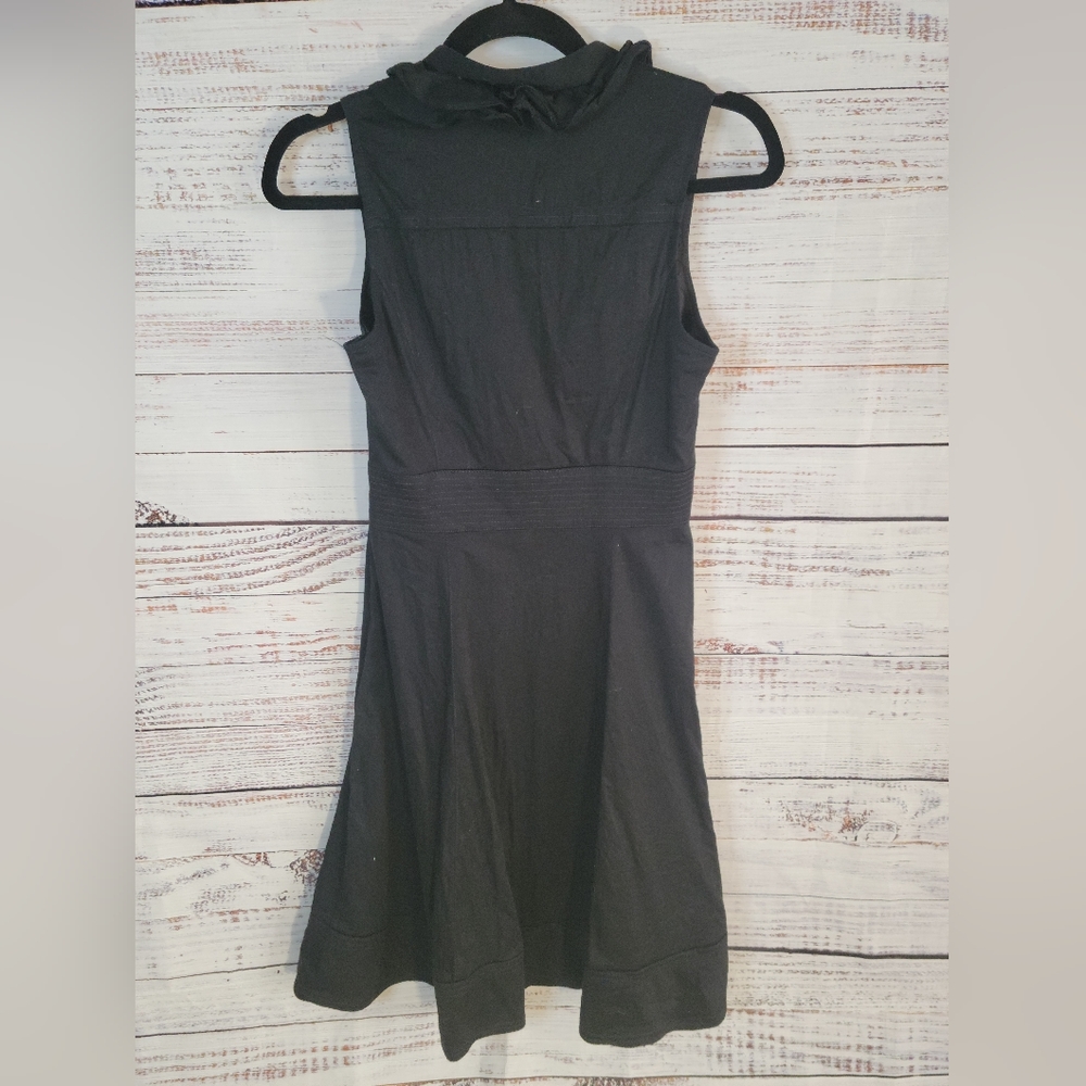 White House Black Market S0 ruffle front black dress - Picture 2 of 3